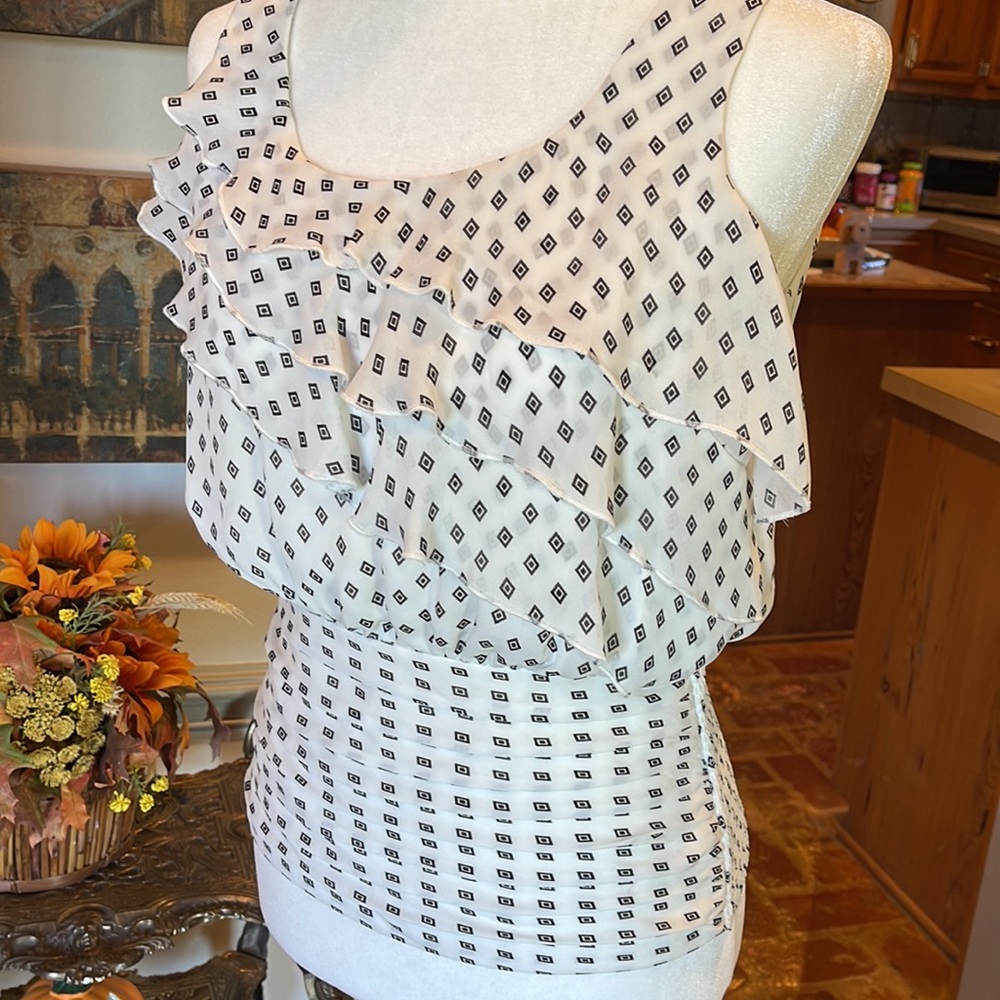 White House Black Market Blouse - Picture 4 of 8